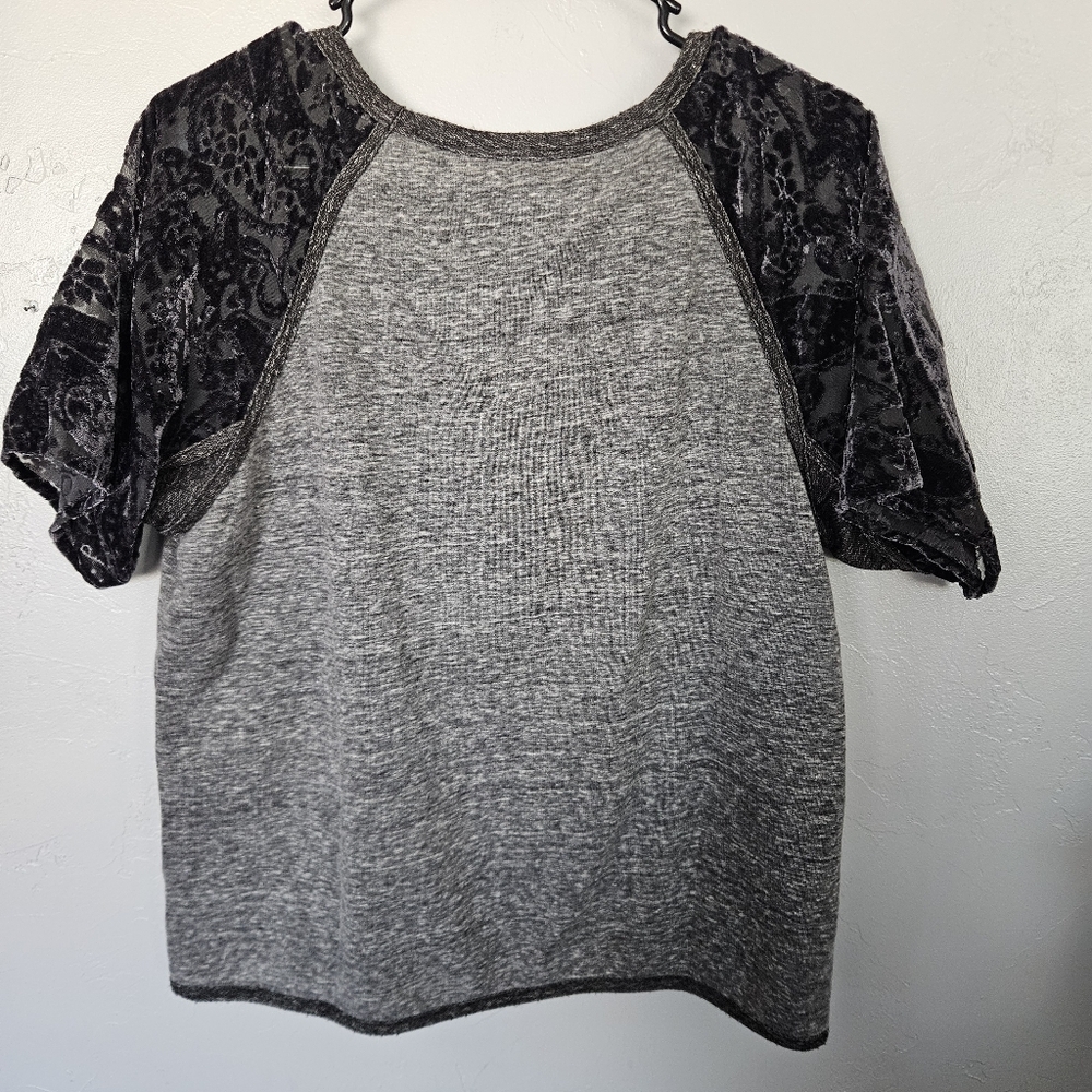 Miss Me Women's Medium Grey Sequin Embellished Short Sleeve Top Velour Girly - Picture 4 of 4